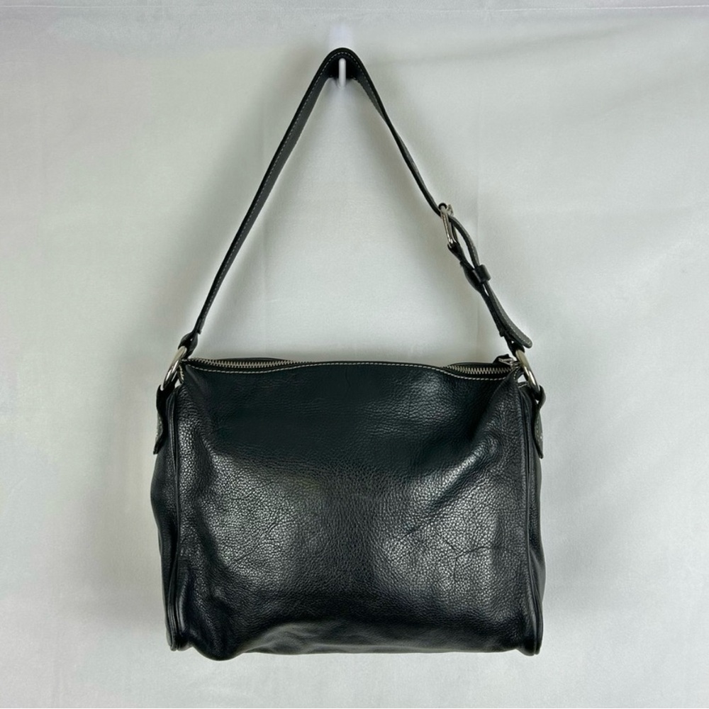 Roots black pebbled leather shoulder bag in EUC